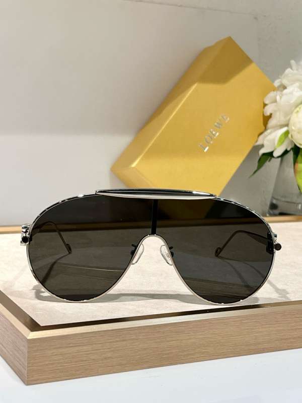 Picture of Loewe Sunglasses _SKUfw56835981fw